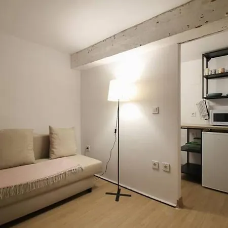 En Apartment *